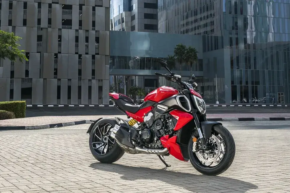 2024 Ducati Diavel V4 cruiser bike