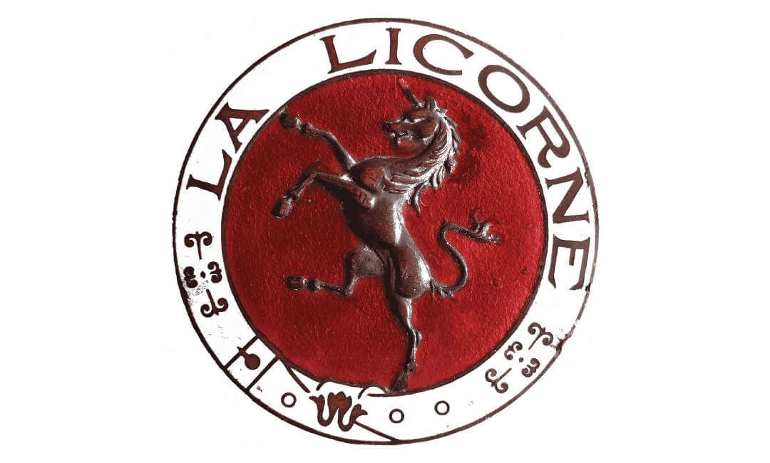 Corre La Licorne With Horse Logo