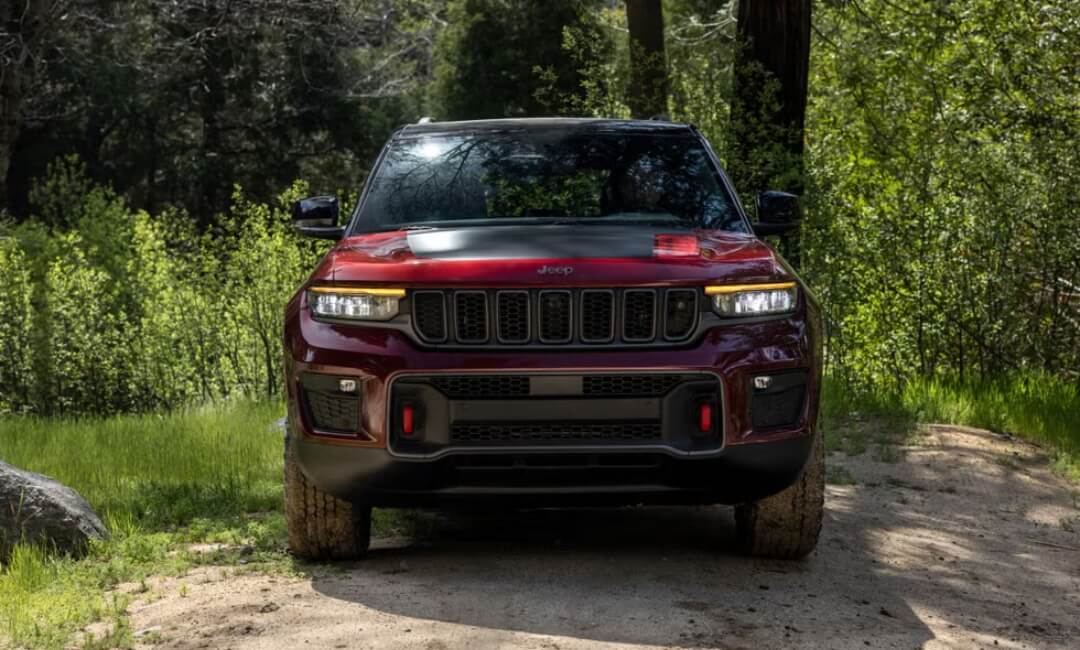 Jeep Cherokee Trailhawk looks like ford bronco