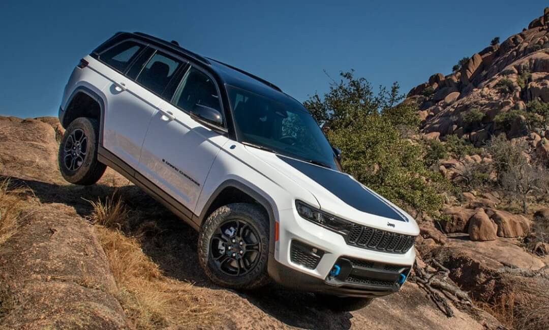 2024 Grand Cherokee Laredo can pull up 5000lbs