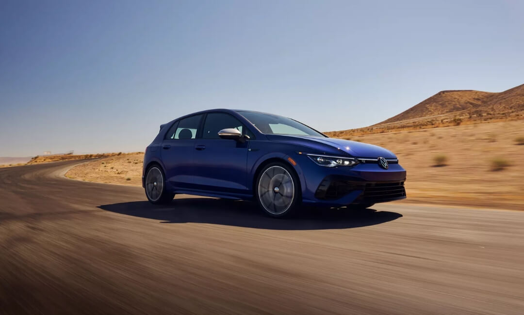 2024 Volkswagen Golf R comes with awd and manual transmission