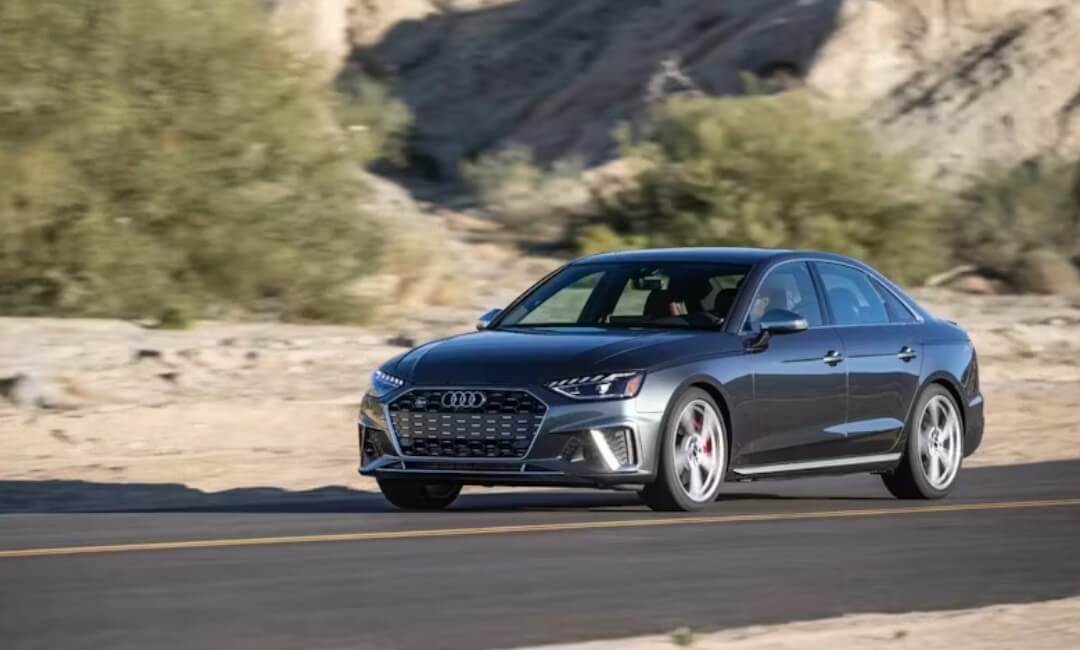 Audi S4 comes with awd and manual transmission