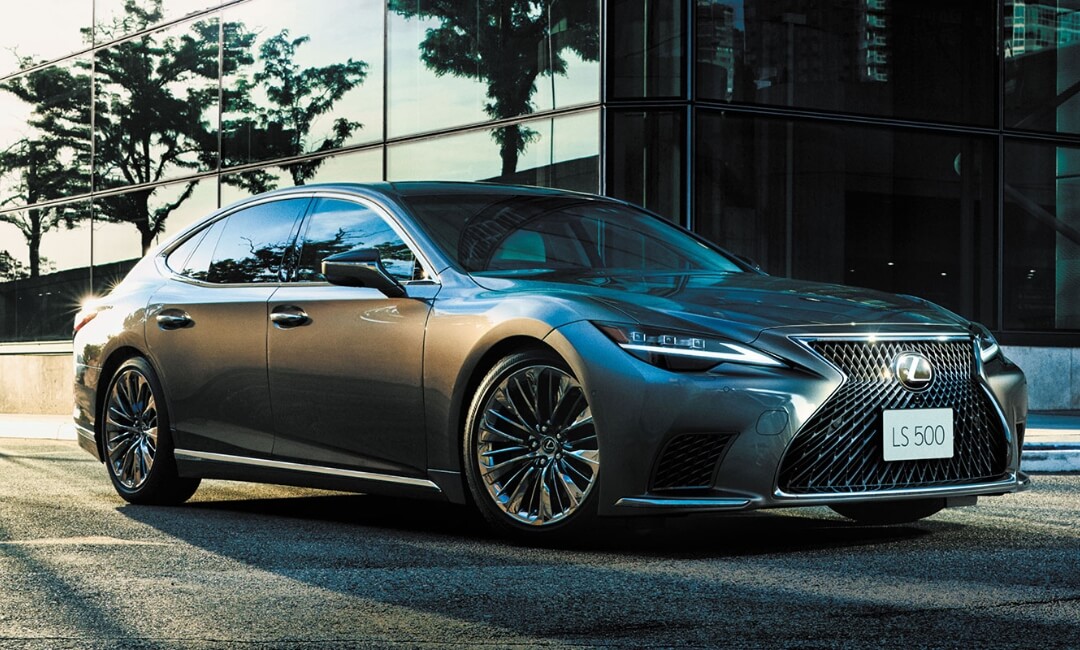 Lexus LS 500 with 35L V6 Twin-Turbo Engine