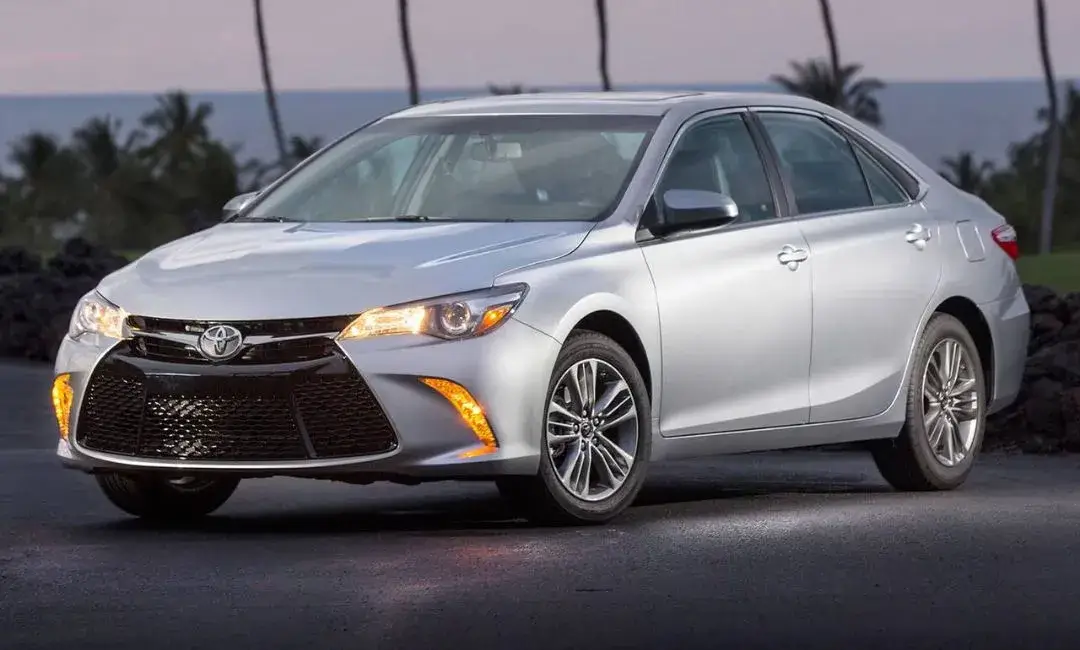 2016 Toyota Camry SE Sedan