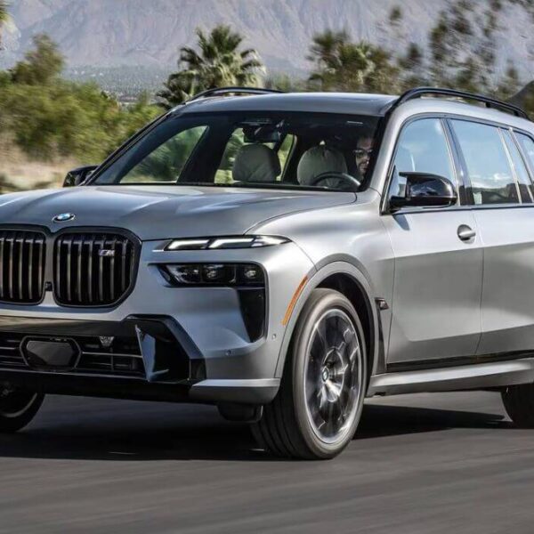 2025 BMW X7 M60i 4dr SUV