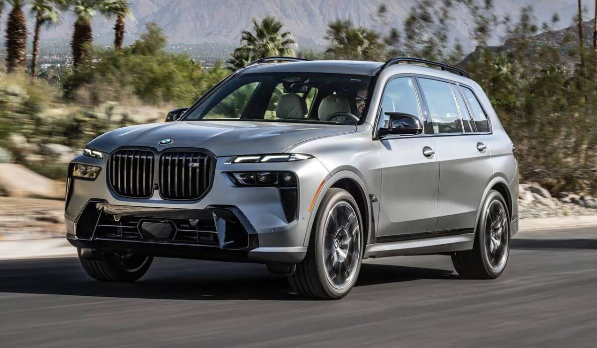 2025 BMW X7 M60i 4dr SUV