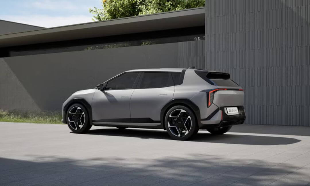 2026 Kia EV4 Side view