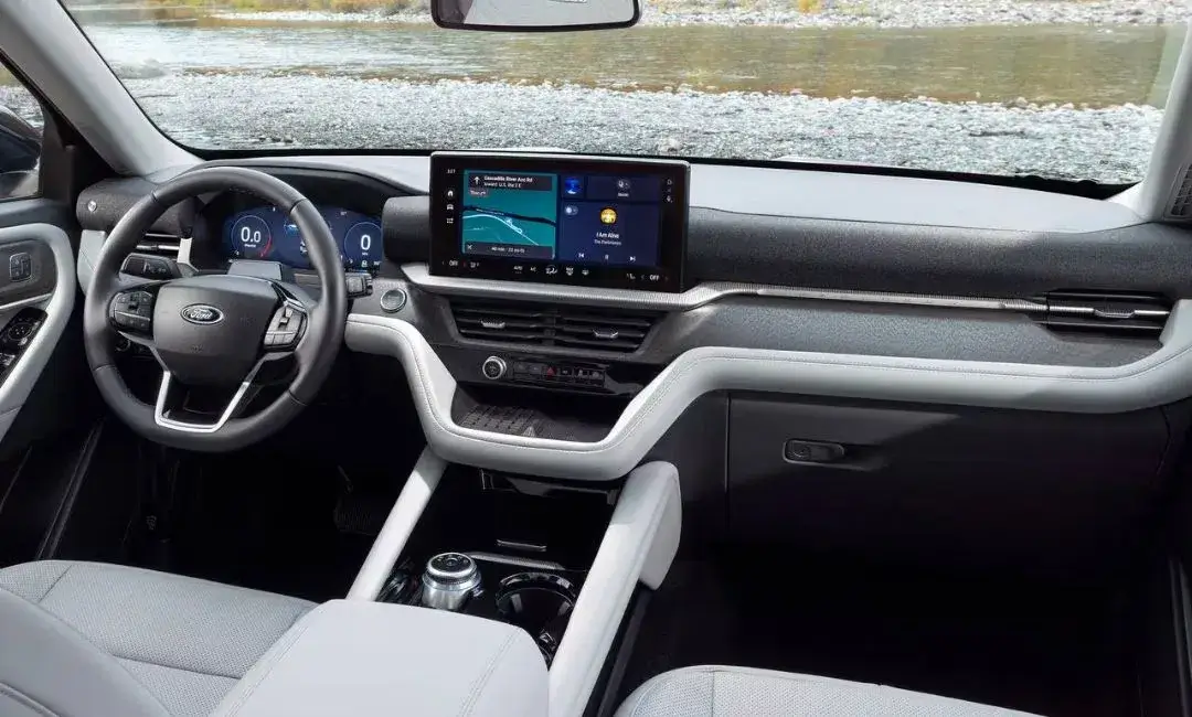 2025 Ford Explorer Interior