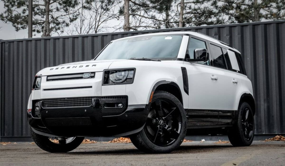 2025 Land Rover Defender 110 X-Dynamic SE