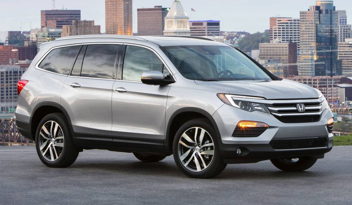 2016 Honda Pilot Elite 4dr SUV Exterior Shown