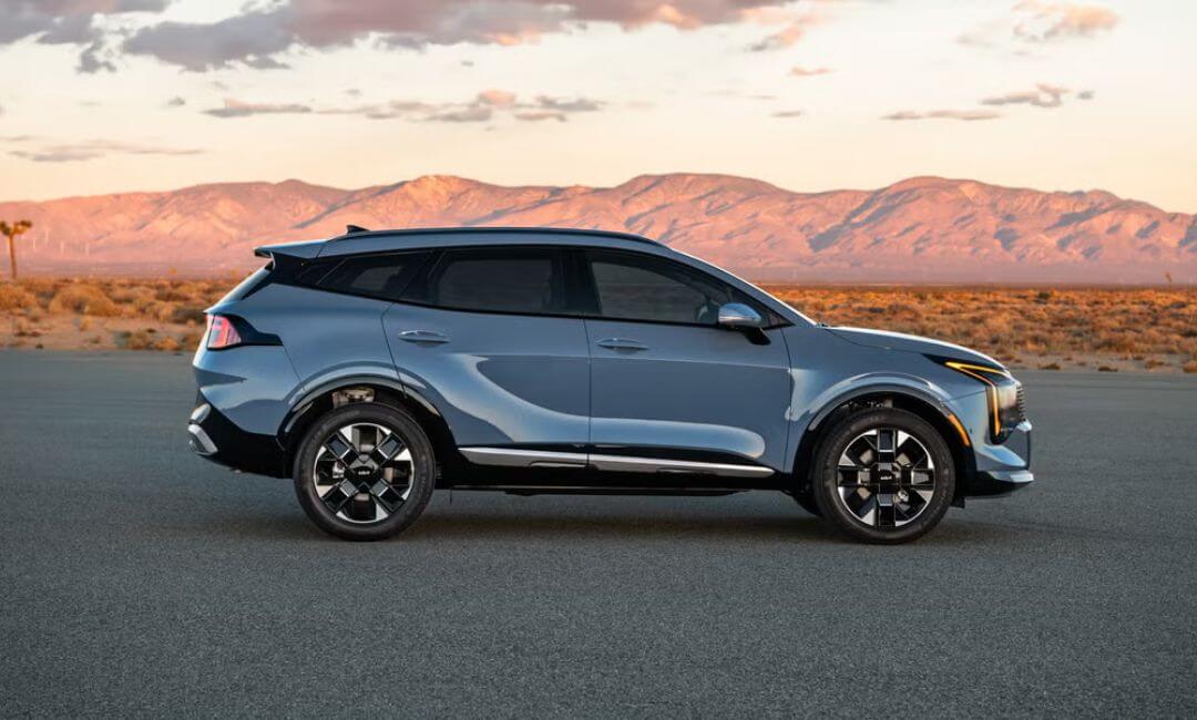 2026 Kia Sportage Hybrid Side View