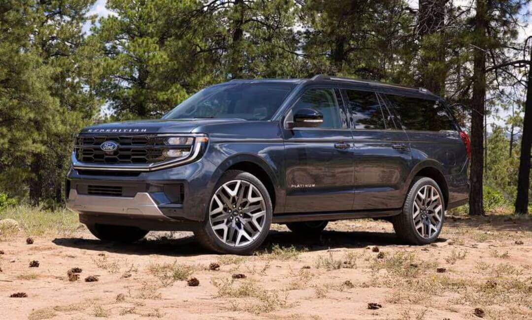 2025 Ford Expedition MAX Platinum 4dr SUV Exterior Shown