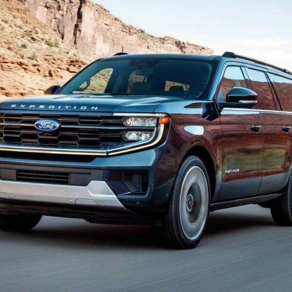 2025 Ford Expedition MAX Platinum 4dr SUV Exterior Shown