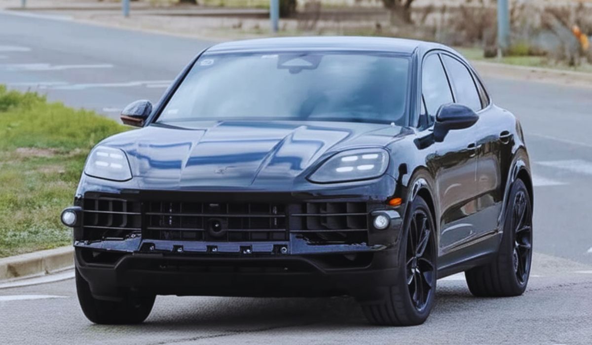 2027 Porsche Cayenne coupe facelift spy shots