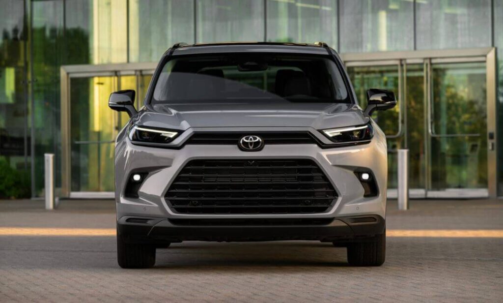 2026 Toyota Grand Highlander Nightshade Cement
