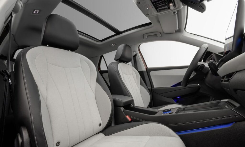 2026 Volkswagen T-Roc Interior