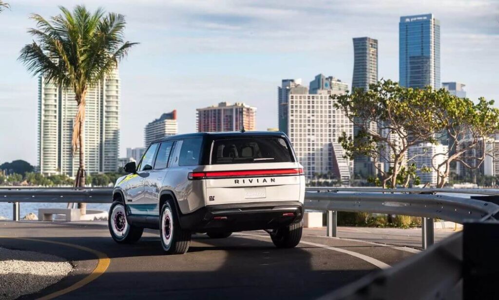Rivian R1S Miami