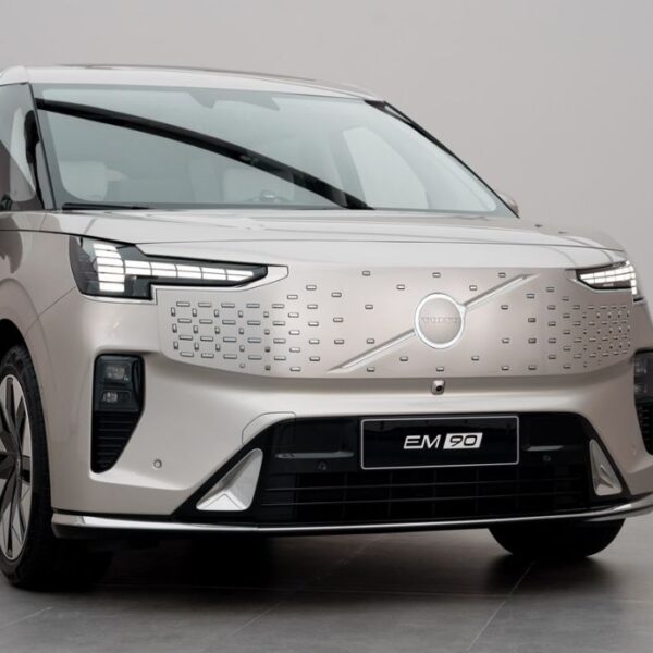 Volvo EM90 Studio Stills