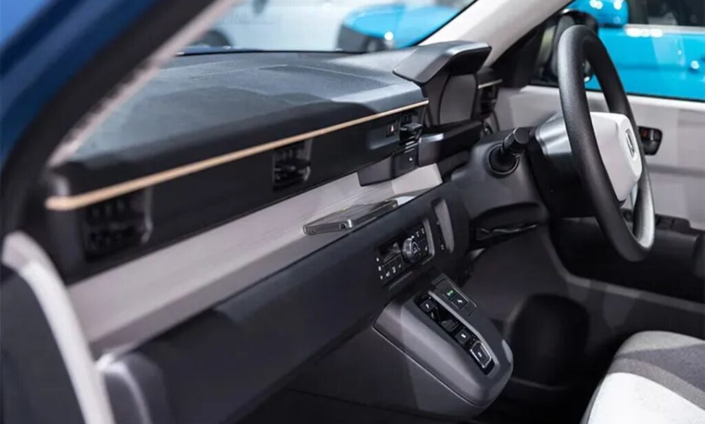 honda n-one e Inside
