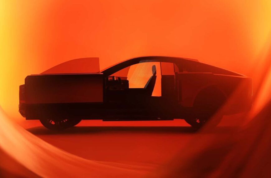 Toyota Century Coupe teaser