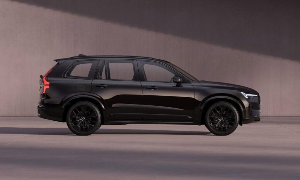 Volvo XC90 Black Edition exterior Side